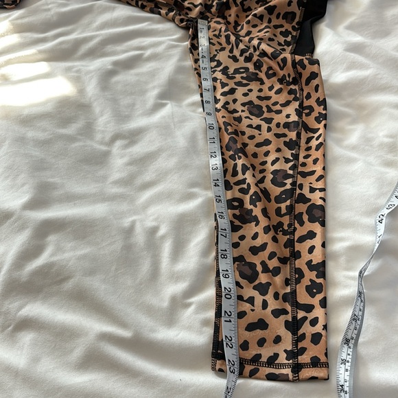 Leg End Active Leopard Print Leggings Size Medium Women’s - Picture 11 of 12
